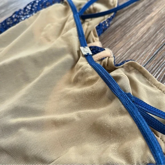 For love and lemons skivvies bat your lashes underwire lace bra blue - Picture 5 of 5